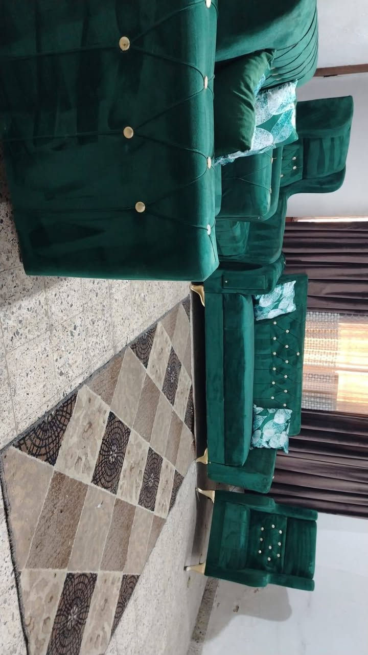 تخم 7مقعد💺 أخو جديد اي ضرر مابي  سعر ,,200,,بي مجال مكان لبياع *********** يوجد واتساب
