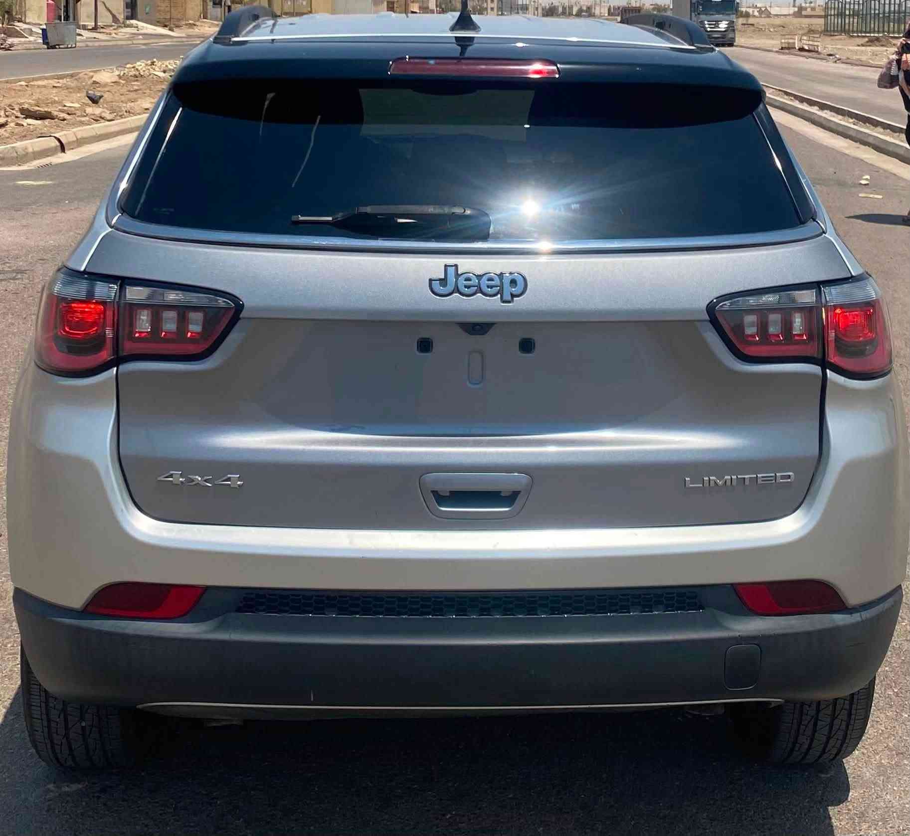 السيارة : جيب كومباس لاتديود
🔷سنة الصنع :2025

رقم شهداء ميسان 

🔷الضرر :تبديل صندوق كم موضح في الصور

بدون ايرباك

🔷المواصفات:

🔹حجم المحرك 4 سلندر 2.0L

🔹عداد المسافة5 الف ميل

🔹رادار امامي وجانبي وخلفي

🔹تنبيه الخروج عن المسار

🔹كراسي جلد

🔹اوتو ستوب

🔹دفع رباعي AWD

🔹ويل كب حجم 18 انج مع اطارات  جيده جدا

🔹وضعيات قيادة

🔹لايتات LED بالكامل

🔹شاشه تحكم بالايعازات

🔹تحكم ستيرن جهتين

🔹بصمة ابواب وتشغيل

🔹مع باقي المواصفات الاعتيادية

☎️ الاتصال :

***********

سياره جديده  ما بيه اي نقص
