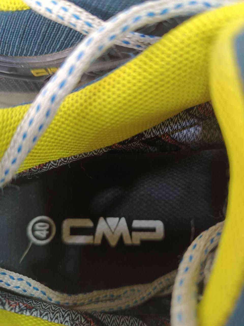 سڵاو ئەم کالە سەلمونە بەردەستە قیاس ٤۰  ئەسلی دەرجە یەکە نرخی زۆر زۆر زۆر هەرزانە لە چاو بازار  هی ئەڵمانیایە لیرە لەپی نەکراوە...  کۆتایی ۳٥ هەزار شوین چەمچەماڵ  ***********
