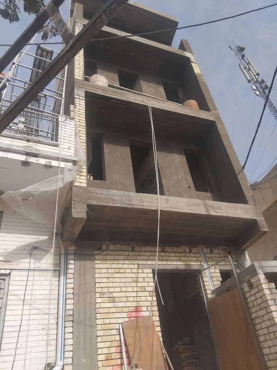 سلام عليكم متوفر كادر لبخ سمنت  
*********** واتساب 
*********** واتساب
