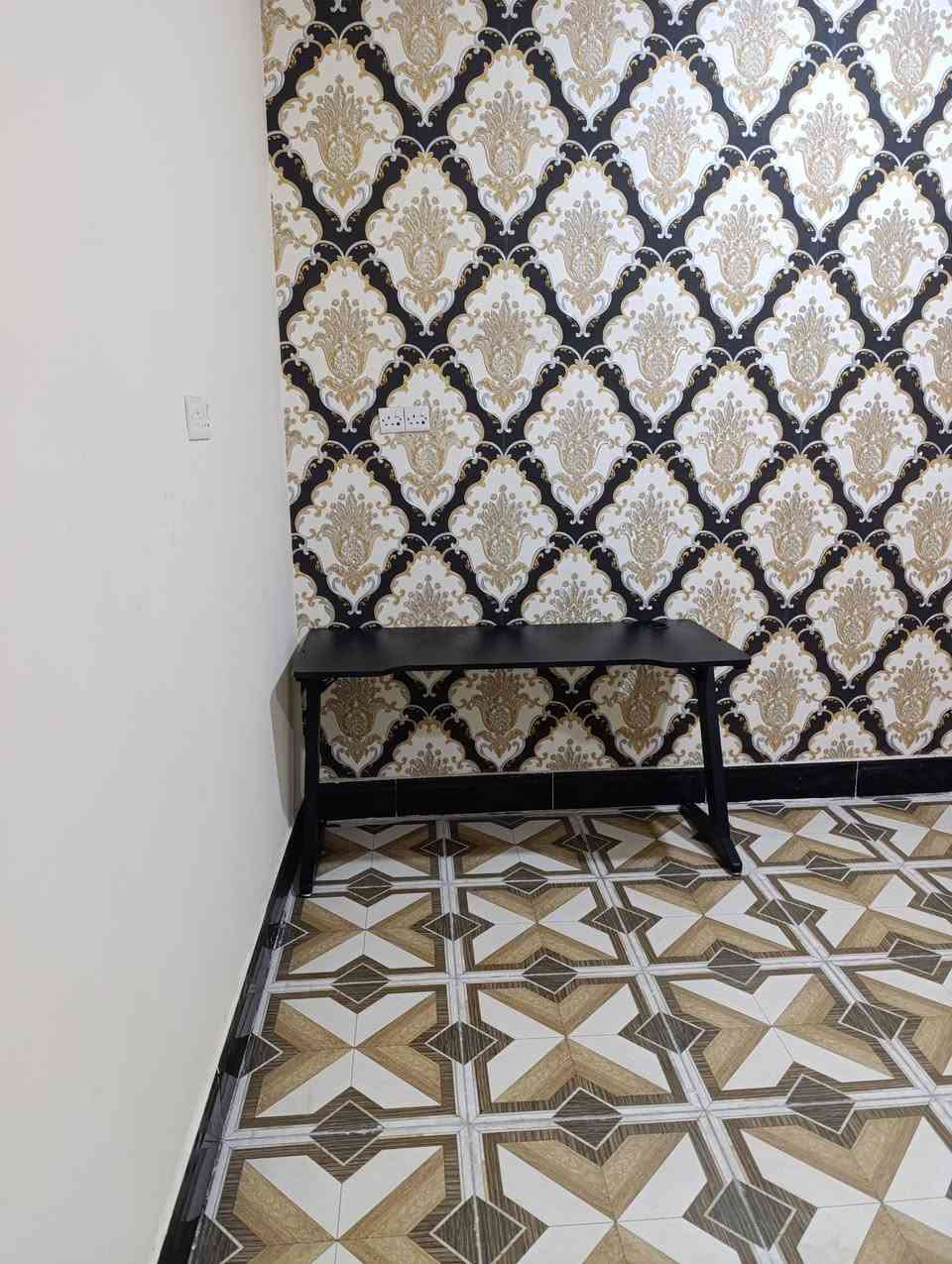 ميز سيت أب للبيع مستعمل نضيف جدا كدام عينكم السعر 150 قفل الرقم ***********
