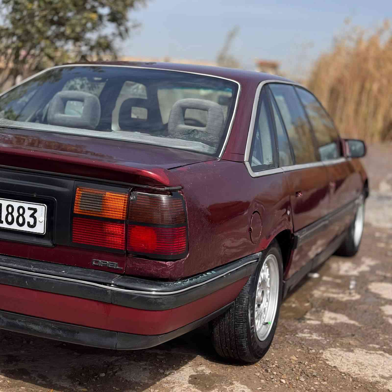 السلام عليكم 
اوبل سيناتور مكينه وكير محور ياباني 3000
رقم نينوى 12جديد باأسمي تحويل مباشر 
سنويه لل 2028
ضفيره وكهربائيات كله شغال 
طخم تاير جديد 
عنوان النجف     .***********
