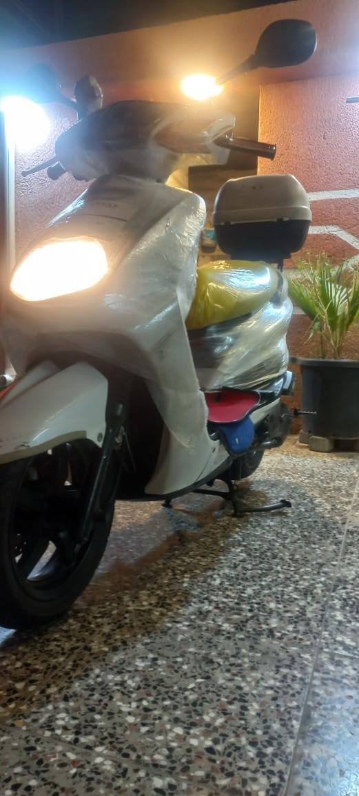 البيع دراجه سكنس نثيه 110 كابريتر، مرقم بغداد نكليزي، الموبايل ***********
