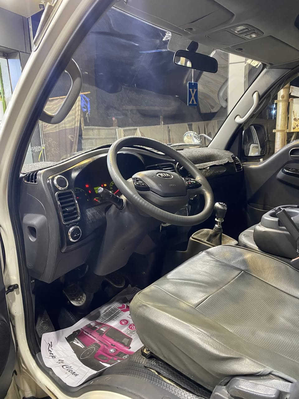 السلام عليكم
كيت فحل مسكر مجول محرك 4000 7 كير 

محرك كير مكفول 

موديل 2013 كفاله عامه بدون صبغ

ممشى سياره 200 تبريد ثلج

رقم كربلاء باسمي شرط تحويل 

مكان سياره رمادي السعر 120 وبيها مجال بسيط

***********
