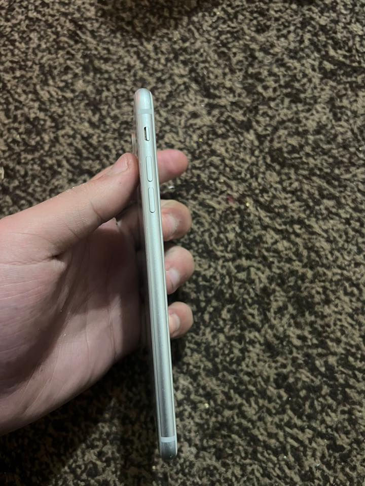 ايفون 8بلص 
الكسر الي بل ضهر حمايه 
بطارية 69
ما اعرف شنو مبدل به 
ادفع سعرك عجبن ابيعك بدون مراوسه 
للتواصل :***********
