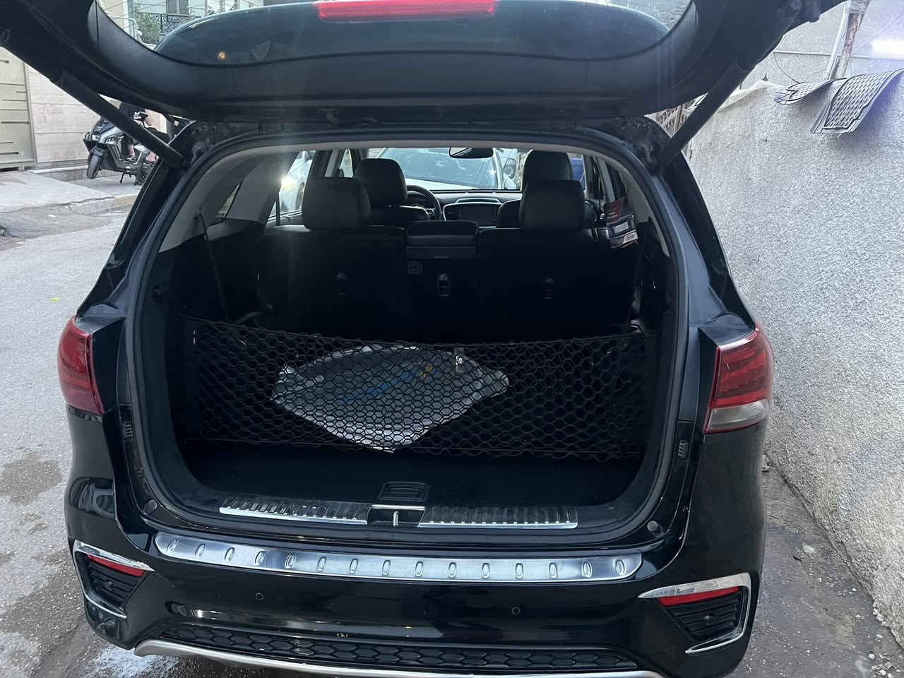 السلام عليكم
سورنتو ٢٠١٩ سياره وارد امريكي 

حادث موضح بل صور سياره فول مواصفات ١/١ خنك للاخير 

سياره ماشيه ٣٥ ميل 

سعر ٢٦٠ وبيه مجال قليل 

مكان بغداد البلديات 

الهاتف ***********
