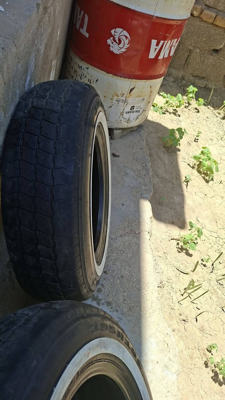 زوج تاير 195R15 نظاف العنوان واسط قضاء الحي ***********
