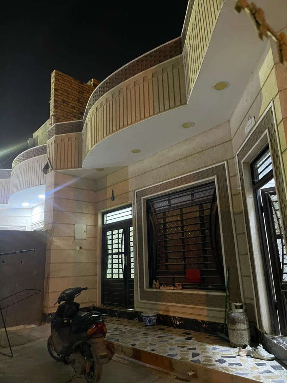 السلام عليكم دارين للبيع  مساحه كل واحد 200متر الركن والي بصفه بنيان حديث درجه أوله عنوان اول متصعد سده الدفاس اول نزله كافة الخدمات متوفره مي مجاري كهرباء علمآ البيوت زراعي بيهن قرار تطويب تريد واحد او ثنين للستفسار الاتصال *********** غير متوفر خاص سعر البيت الواحد 140وبي مجال
