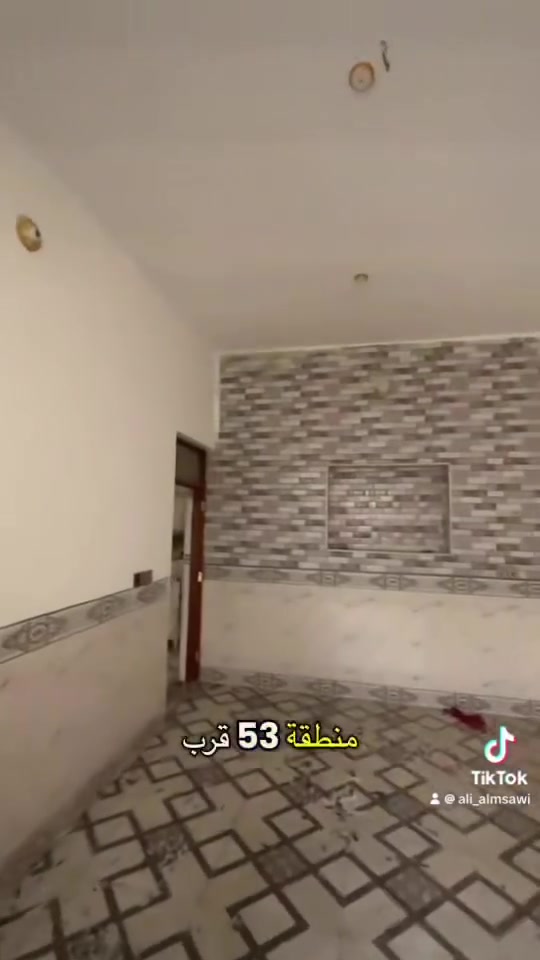 بيع متوازي
بيت 100م للبيع طابو صرف ✅ 
السعر 60 مع المجال 

الموقع 📌حي النداء مابين شارع المجمعات وشارع قنبر قرب شارع كربلاء 

يحتوي على غرفه وصاله ومطبخ واستقبال 
اساس صب وسقف صب 

للتواصل 
***********
