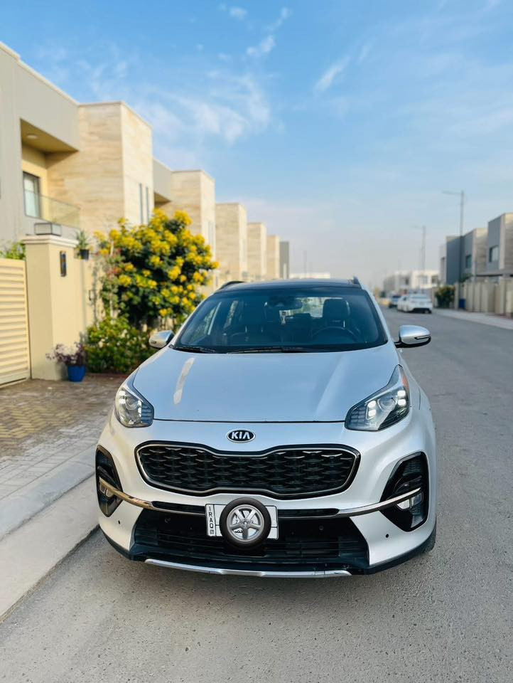 كيا سبورتج و فئة SX موديل 2021
‎اعلى فئة بالسبورتج فول مواصفات 1/1 
حادثها بدون دواخل وبدون ايرباك موضح بالصور
- حجم المكينة   2000 TURBO

-ماشيه 70 افف ميل

‎-فتحة سقف بانوراما 

‎-بصمة + بصمة ابواب 

‎-تحكم ستيرن 

‎-شفتات

‎‏-‎داخل جلد 

‎-كشنات تدفئة وتبريد 

‎-تحكم كشنات كهرباء

‎-جنطة خلفية كهرباء 

‎-ستيرن رياضي D + تدفئه بالستيرن

‎-لايتات امامي زينون + بروجكتر زينون 

‎-بك لايت LED

‎-حساسات امامية وخلفية 

‎-رادارات جانبية وخلفية 

‎-نظام قيادة ذاتيه وانحراف عن المسار 

‎-كاميرا خلفية 

‎-سستم صوت Harman Kardon

‎-شاشة Apple car play

‎-شحن Wireless 

‎-اوتو هولد Auto hold

‎-اريل نفكيتر 

‎-نظام نزول منحدرات 

‎-نظام مانع انزلاق 

‎-مثبت سرعة Cruise

‎-ثلاث انظمة قيادة ECO-NORMAL-SPORT

‎-اشاير بالمري الجانبية + مري كهرباء 

‎-مراية وسطية اوتو دم 

ملاحظة ( السيارة بيها ملاحظات يرادلها شوي ترتيبات و التبريد يحتاج تبديل كومبيسر )

للاستفسار عن السعر الاتصال ع الرقم او واتس 
***********

مكان السيارة بغداد
