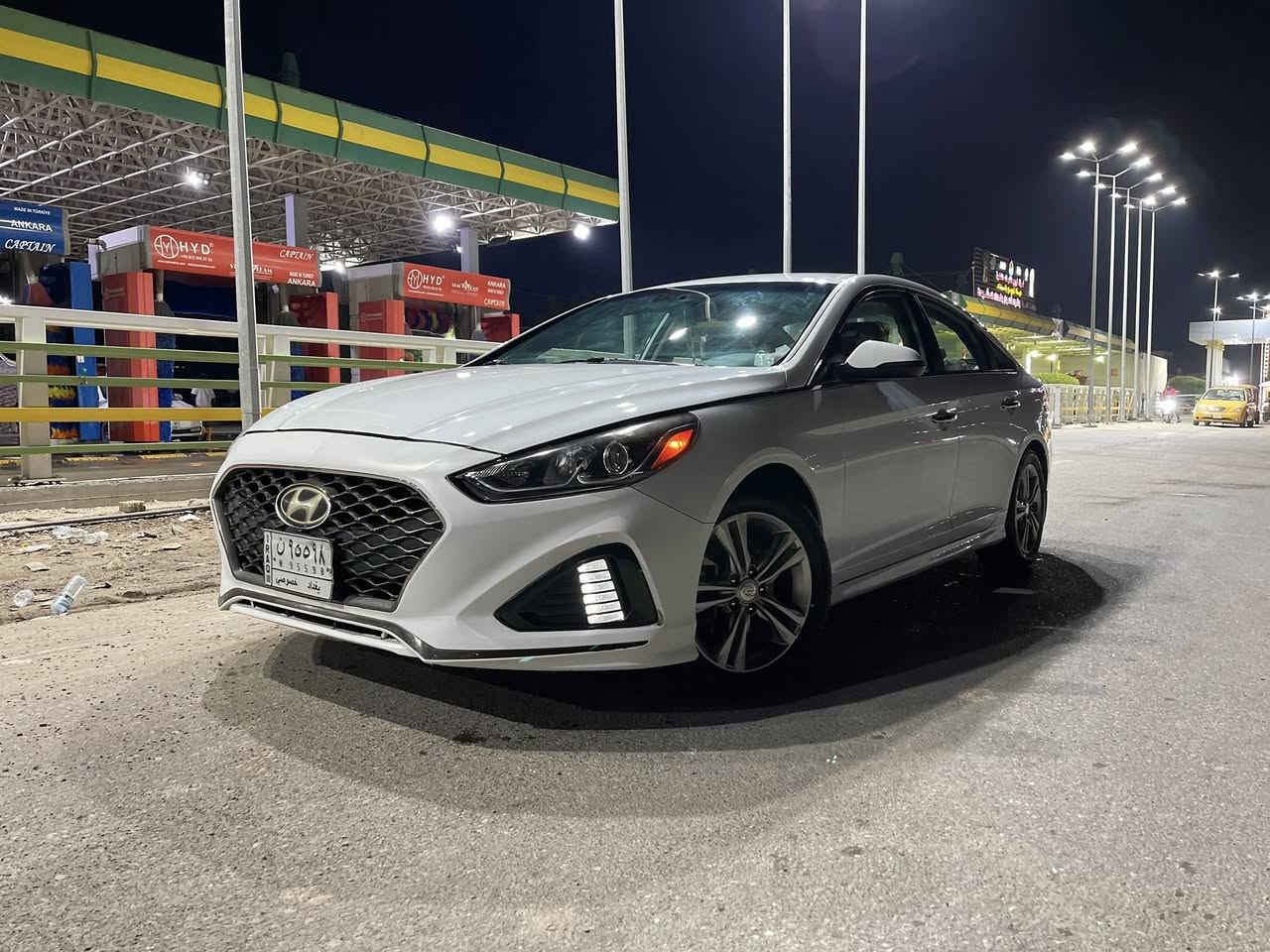 السلام عليكم للبيع سوناتا 2018 وارد امريكي فول عدا الفتحه  ماشيه 82ميل. حادثها موضح بلمنشور وسونار موجود بلصور وبيها صبغ بكصه القماره كد شبر وبلبنيد هم اقل من شبر ممصبوغ اثر الرش القوي مال مي اهل الغسل
السعر 148 
للاتصال. ***********
