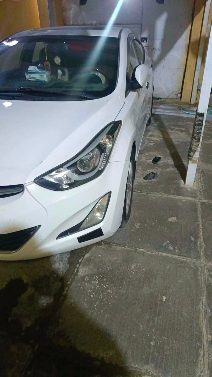 النترا 2015 خليجه بيهاا صبغ بخشم البنيد وباب العبري السياره فول فتحه تحكم فول مواصفات مكينه 1800 تبريد حداديه كله جديد رقمهاا بابل مكان السياره واسط وهذا رقمي ***********
