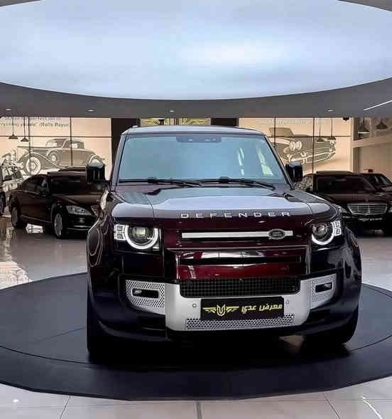 السلام عليكم … اخوان 
ديفندر للبيع رقم اربيل الدولي الجديد 
موديل 2023 
عداد المسافه 53 الف كيلو متر 
السياره وكاله ضمان شركه سردار بعده داخل الضمان 
مواصفات السياره 
مكينه 6 سلندر 
حجم 130 
7 راكب 
داخل جلد اسود 
السياره كلش جديده 
بيه صبغ جاملغ امامي فقط اثر شخوط 
السعر 54500$ وبيه مجال بسيط 
للاتصال *********** 
عنوان السياره بغداد زيونه 
بيع او مراوس Webada East
