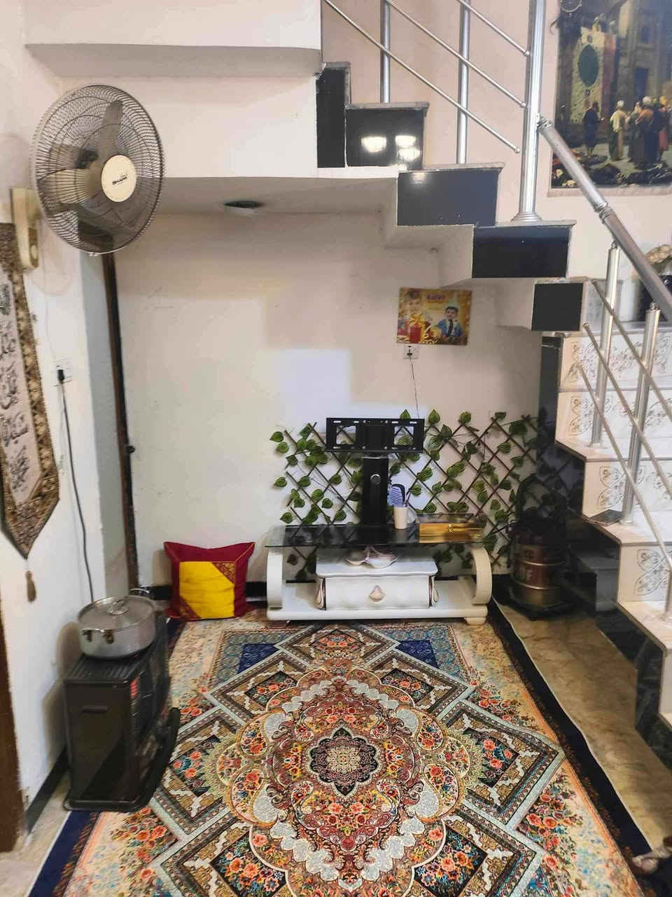 مشتمل للبيع 
المساحة 100 متر الواجهة 8 النزال 12متر 
طابو زراعي سند 25
بابل حي الصحة قرب بيت ابو النسر /شارع مطعم صفاء 
الطابق الاول 
غرفه نوم سويت 
استقبال +هول 
مطبخ +مجموعه صحيه معزوله 
***الطابق الثاني 
غرفه نوم سويت 
السعر 95 مليون قابل للتفاوض 
للاستفسار الاتصال 
***********
***********
مكتب عقارات أبراج بابل 
عنوان المكتب بابل حي الجزائر مقابل الجسر الدولي
