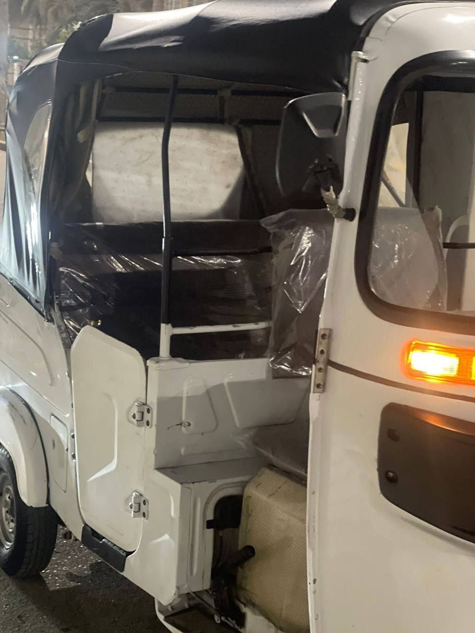 سلام عليكم تكتك موديل 21 بسمي تحويل ثاني يوم تكتك مابيه اي نقص محرك بلادي فقط سنجيل كهربائيات كله شغاله دبلات بلاديه 
مكاني بغداد الحريه 
اتصال فقط 
***********
