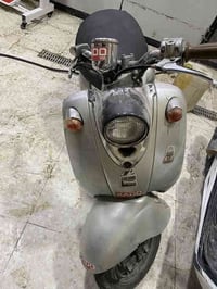 دراجه كلاسك عبد الحليم مانقصها اي شي فقط كهربايات بصيطه وباتري تشتغل ن...