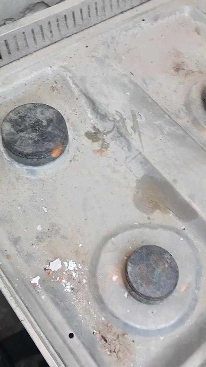 طباخ عيونه مابيهن شي يشتغلن بس وحده عاطله فرن شغال فوك وجوة بس جامه مكسورة للبيع ٣٠ الف


**إذا كنت صاحب هذا الإعلان وتريد حذفه لأي سبب، رجاءا أرسل رسالة إلى الدعم الفني**