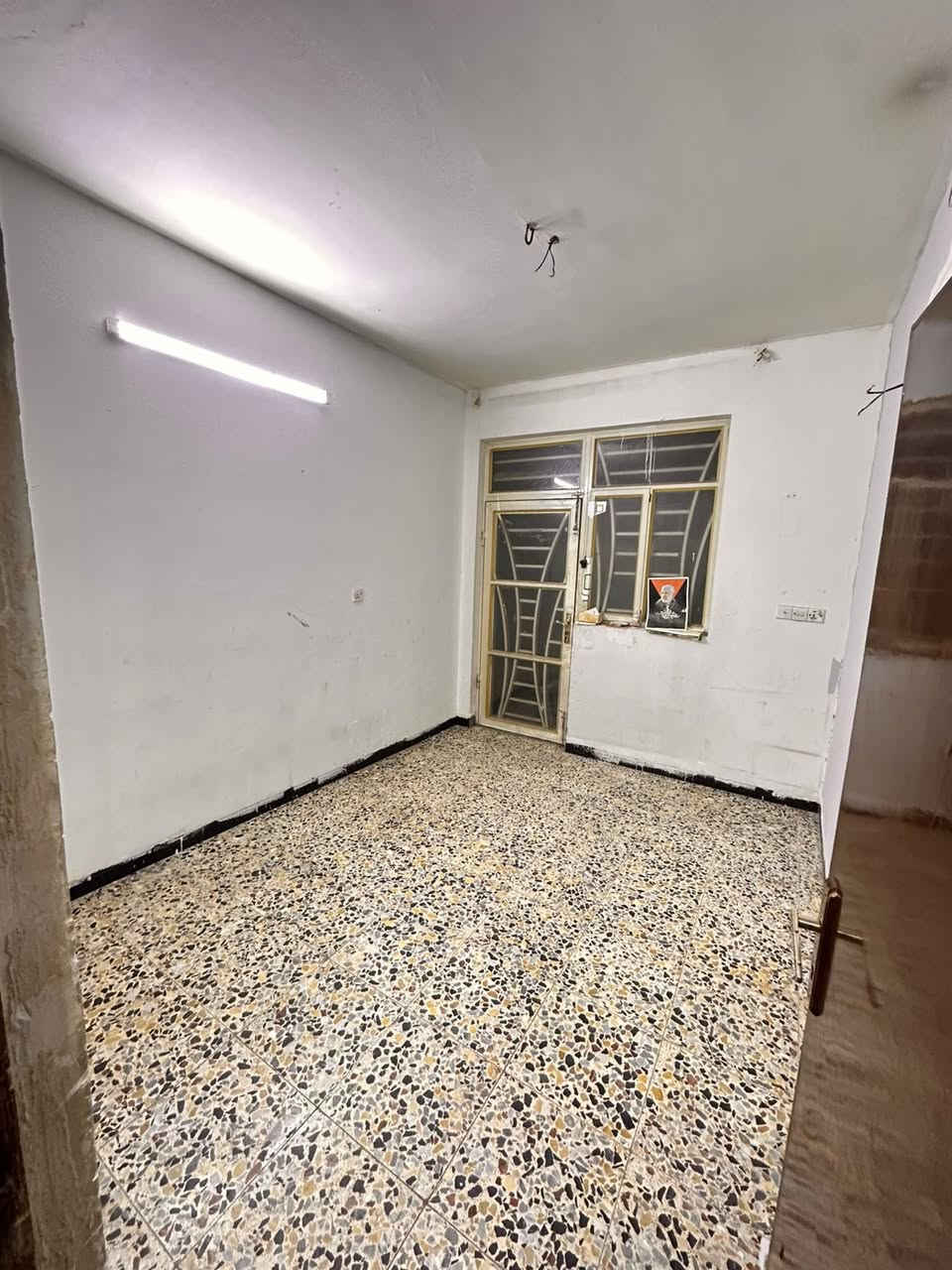 #للايجار_في_السيدية
مشتمل طابق ارضي معزول نضيف جداً

يحتوي ع غرفتين وصالة و مطبخ وخدمات

السعر 650 الف قفله

للأستفسار:***********

مكتب الفهد الهندسي للمقاولات العامة
