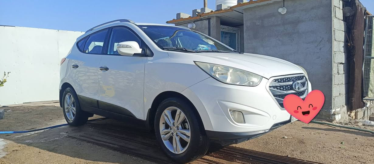 السلام عليكم اخوان توكسان  خليجي موديل 2014 مكفوله كفاله عامه رقم بابل بأسمي جاهزه من كلشي ماعايزه شي مكينه 2000 السعر 160  مكان السياره النجف الاشرف ناحيه العباسية ***********
