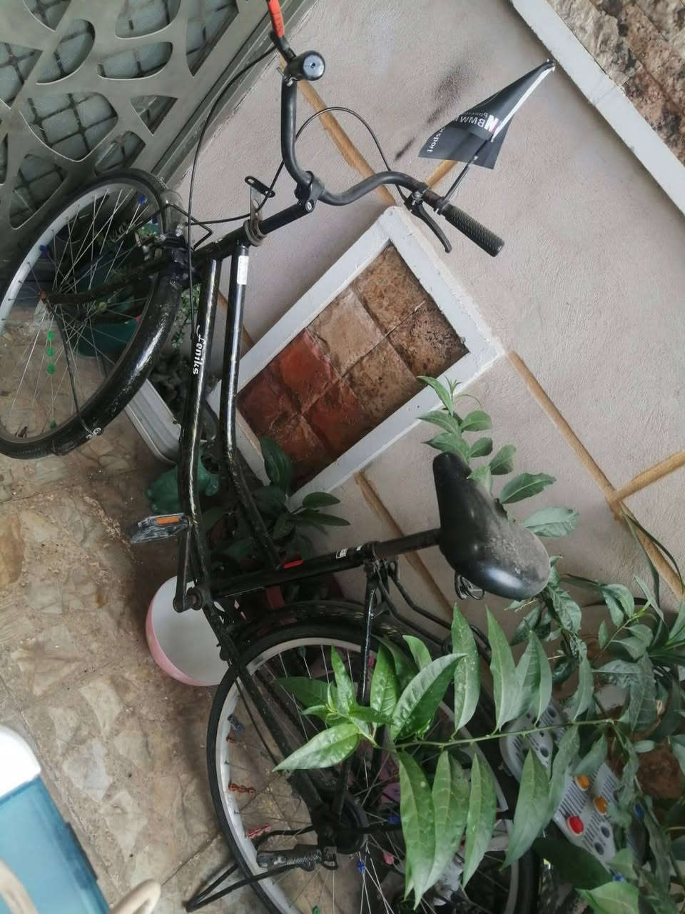 سلام عليكم بايسكل سته وعشرين نضيف كلش مستخدم شي قليل مكاني بغداد الشعب اتصل ودلل هاتف ***********
