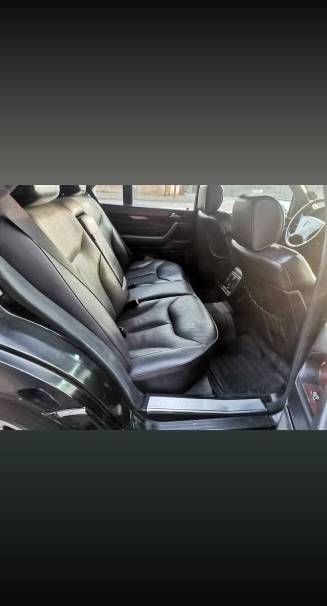 سلام عليكم من رخصة الادمن مارسدس شبح موديل ١٩٩٥ السياره نضيفه وحلوه مصبوغه جماليه فقط محرك 8V.. 500 داخل خارج كلها بلاديه نضيفة تخم دبلات صدر كامل مسويلها السعر (69) وبيها مجال بغداد رقم الاستفسار (***********)
