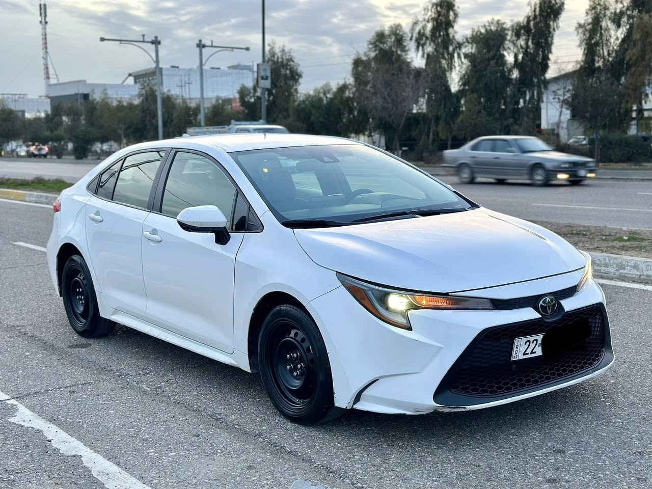 کورلا 2022 مواصفات LE  محرک 18 بنزین
صورة حادث موجود و مصلح ب تعدیل
و جاملغ سکن طلع کلیر امریکا
بدون دواخل بدون ایرباک بشرط
سیارة جدید و داخلي لونین حلوة
ماشي 47 الف میل
کیر محرک کهرابایات کل شرط
سنویة بسمي و جدید لحد 2030 دفتر بنزین بي
مکان / کرکوک

  واتساب ***********
***********
