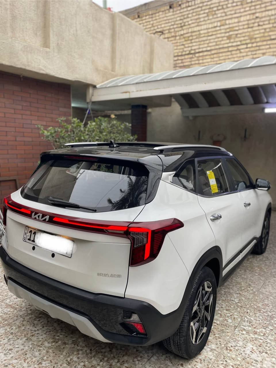 السلام عليكم كيا سيلتوس 2023 مكفوله كفاله عامه من الضربه والصبغ فوووول مواصفات 4 كامرات 
-سقف بنراما
-شاشة متصل 
-درايف مود
-رادارات
-مكينه 1500 دبل نوزل المرغوب
-كشنات جلد
-سايد بريك بصمه
وبعد بيها كلش اهواي مواصفات ماشية 20 الف 
رقم بغداد الجديد السياره مكانها بغداد معروضه ب175$ وبيها مجال للأستفسار *********** بغداد, العراق
