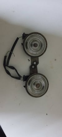 شباب هورن سيدان فيشة سودة بعدهن بشمع مامقسمات على وضع الشركة. السعر 40...