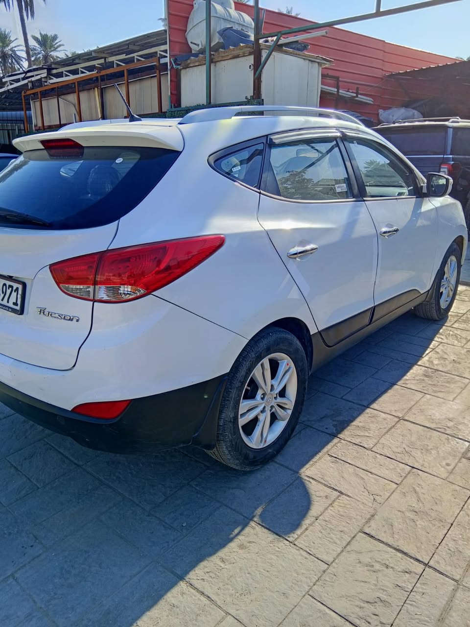 السلام عليكم عندي توكسان 2013 السياره مكفوله الهاتف ***********
