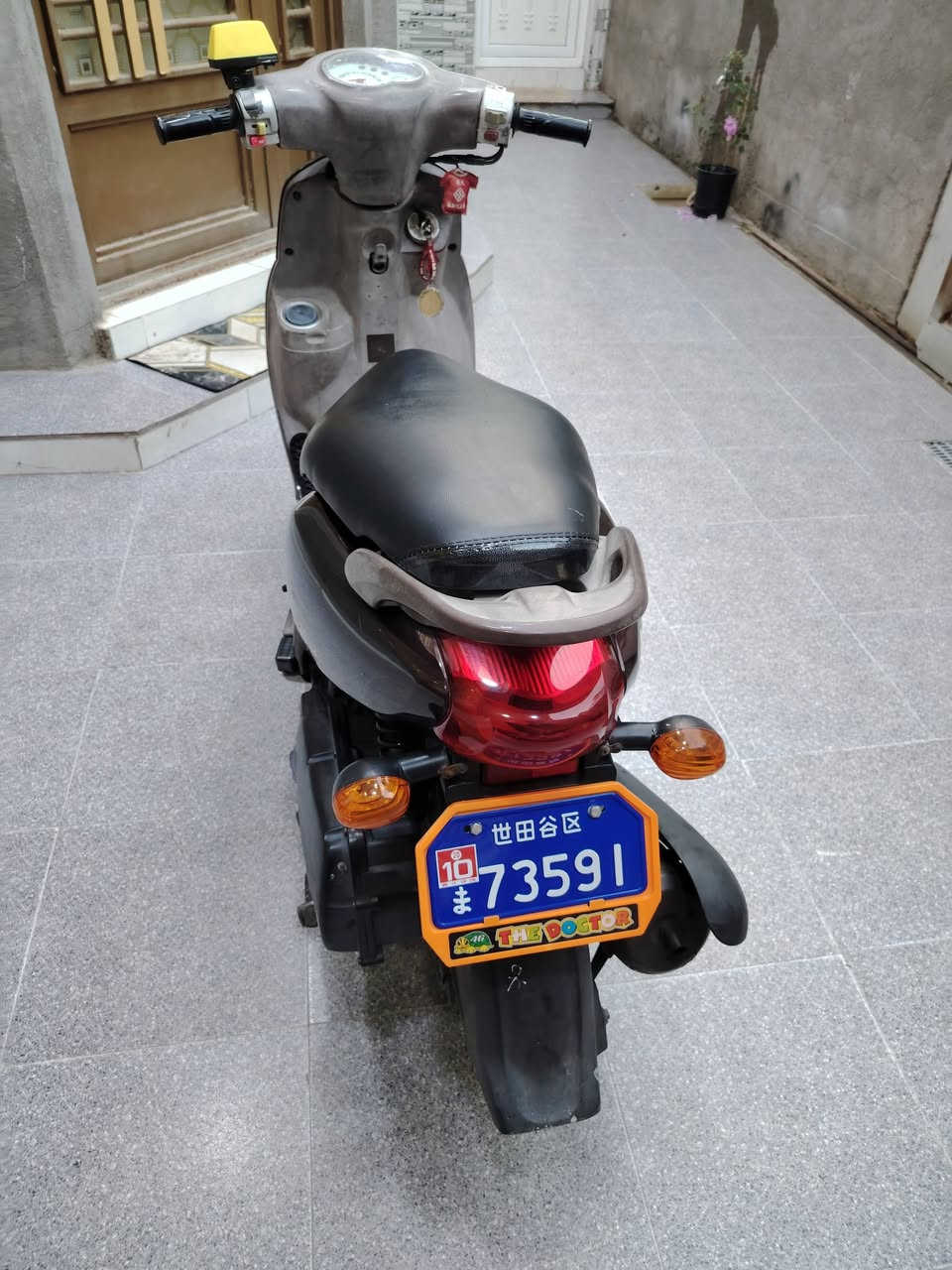 السلام عليكم دراجه فله للبيع دراجه بعدها جديده كهربائيات شغاله نكره سلف ب اي وقت بانزين كله محسن دهن اديرلها ما شامه العادي محرك كفاله بيها بس زلوغ قليله بل كفرات *********** المؤ شراي لا يدخل....
