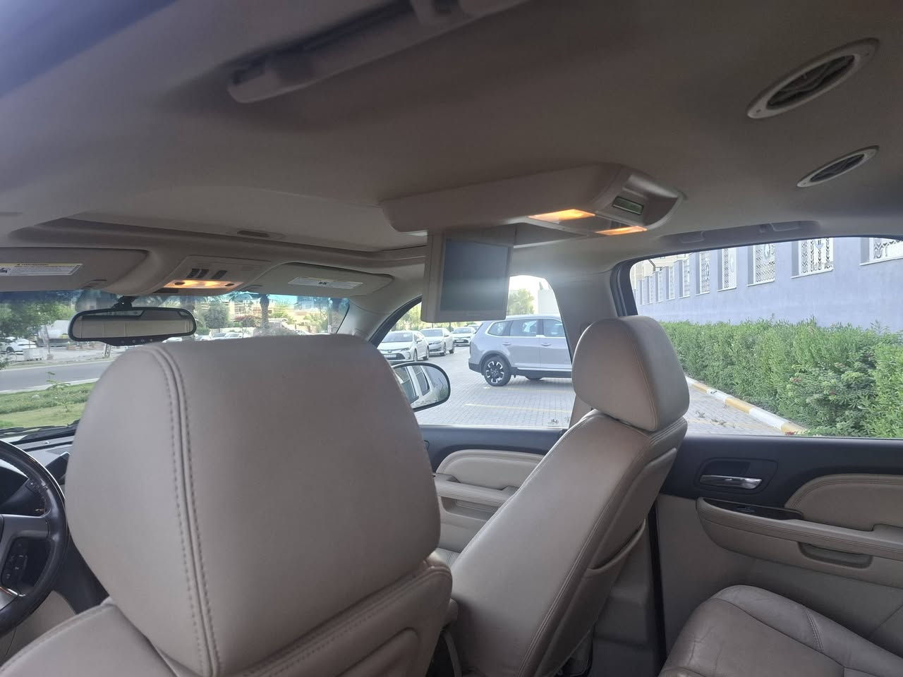 السلام عليكم ورحمه الله وبركاته
للبيع GMC DENALl HYBRID 
موديل 2011
 من النوادر بل عراق بموديلها وهايبرد
 السياره دخول جديد كتاب ضباط
 جديده جديده بمعنى الكلمه فول مواصفات دينالي شاشات وسلايد محرك 8 سلندر 6000 هايبرد تحويل ثاني يوم السياره مكفوله من الصبغ ول تبديل ول بارد حتى دعامياتها وترايها تراي زيرو تجي وتشوف بعينك السعر245وبيها مجال  مكانها بغداد حي الجهاد للاتصال***********
