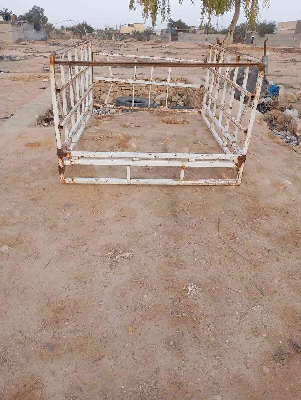 سلام عليكم محجر كيا نثا للبيع مكان النجف ***********
