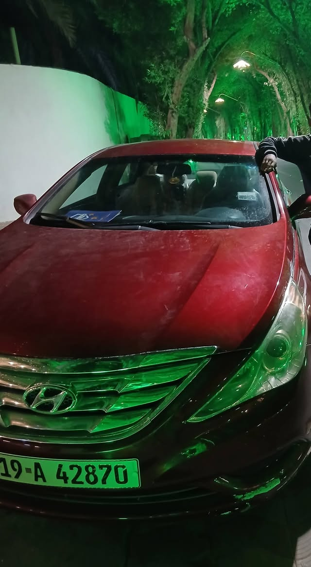 السلام عليكم سياره سوناتا موديل 2013 صبغ بس جاملغ اللي بصوب السائق رقمها كربلاء سياره نظيفه الرقم   *********** السعر 112
