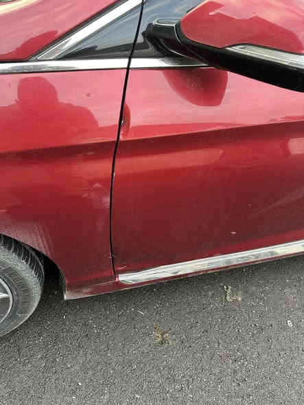 سلام عليكم للبيع فقط سوناتا 2015 امريكي vip1/1 محرك 2000 توربو فول مواصفات كشنات الاماميه كهرباء وتدفئه وتبريد والخلفيات تدفئه فول تحكم ستيرن شفتات بالستيرن شاشه كبيره هاند بريك بصمه بصمه تشغيل رادار امامي وخلفي وجانبي اوتو هولد الستيرن يتقدم ويرجع تحديد مسار نظام صوتي انفنتي بانوراما الجنطه تنفتح عنده الاقتراب ابواب وجنطه بصمه ويل 18 حادث السياره فقط دعاميه الاماميه مثل ما موضح بالصور البنيد مبدل مو بسبب الحادث الايرباكات سليمه كير ومحرك مكفولات الصدر جديد تايرات جديده باتري جديد وضعيات خزن كشنات مري قلاب نقطه عمياء
ملاحظه الرادار الامامي نقص فقط 
السعر المطلوب 125 ورقه وبيه مجال بسيط مكان السياره حي الجهاد / بغداد
***********
