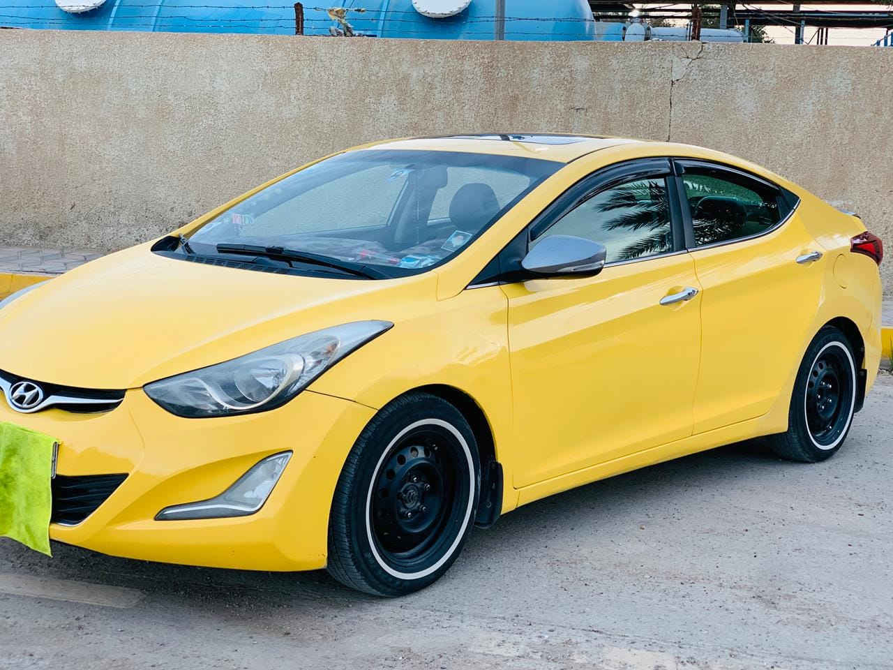 السلام عليكم.
النترا2014 رقم بغداد انكليزي بسمي تحويل مباشر مصفره هيئه اوغرامات فول مواصفان لمتد بصمه تشغيل بصمة ابواب شاشه كبيره كشن كهربائي تدفئه بلكشن تحكمات حادث بصيط بدون تبديل صور الحادث موجوده مع السونار السعر110 وبيه مجال  الاتصال ***********  مكان السياره واسط مركز المدينه
