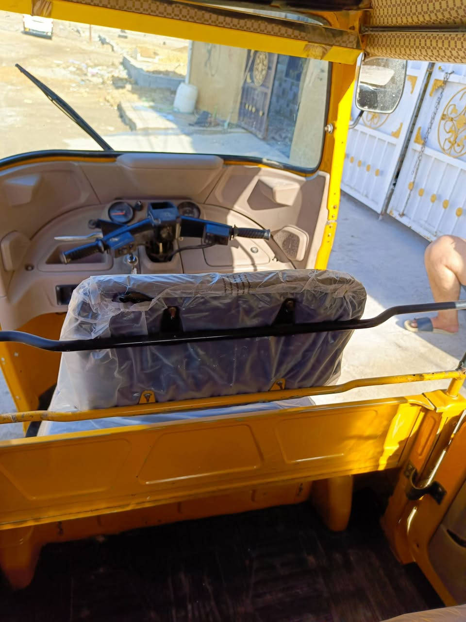 سلام عليكم شباب هاي واحد وعشرين مكفولة بس دوس مكينة وكسن مكفولات رقم وسنوية كاملة صاحبهة ايريد تحويل تكتك ما ناقصهة شي جاهزة مكانهة مدينة صدر سعرهة 7 وربع بيهة مجال بسيط ***********
