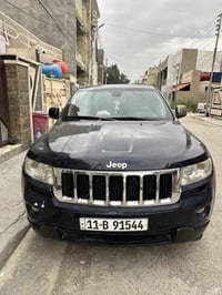 بغداد جيب جراند شيروكي لاريدو موديل 2012 وارد امريكي مواصفات حلوه فتحه...