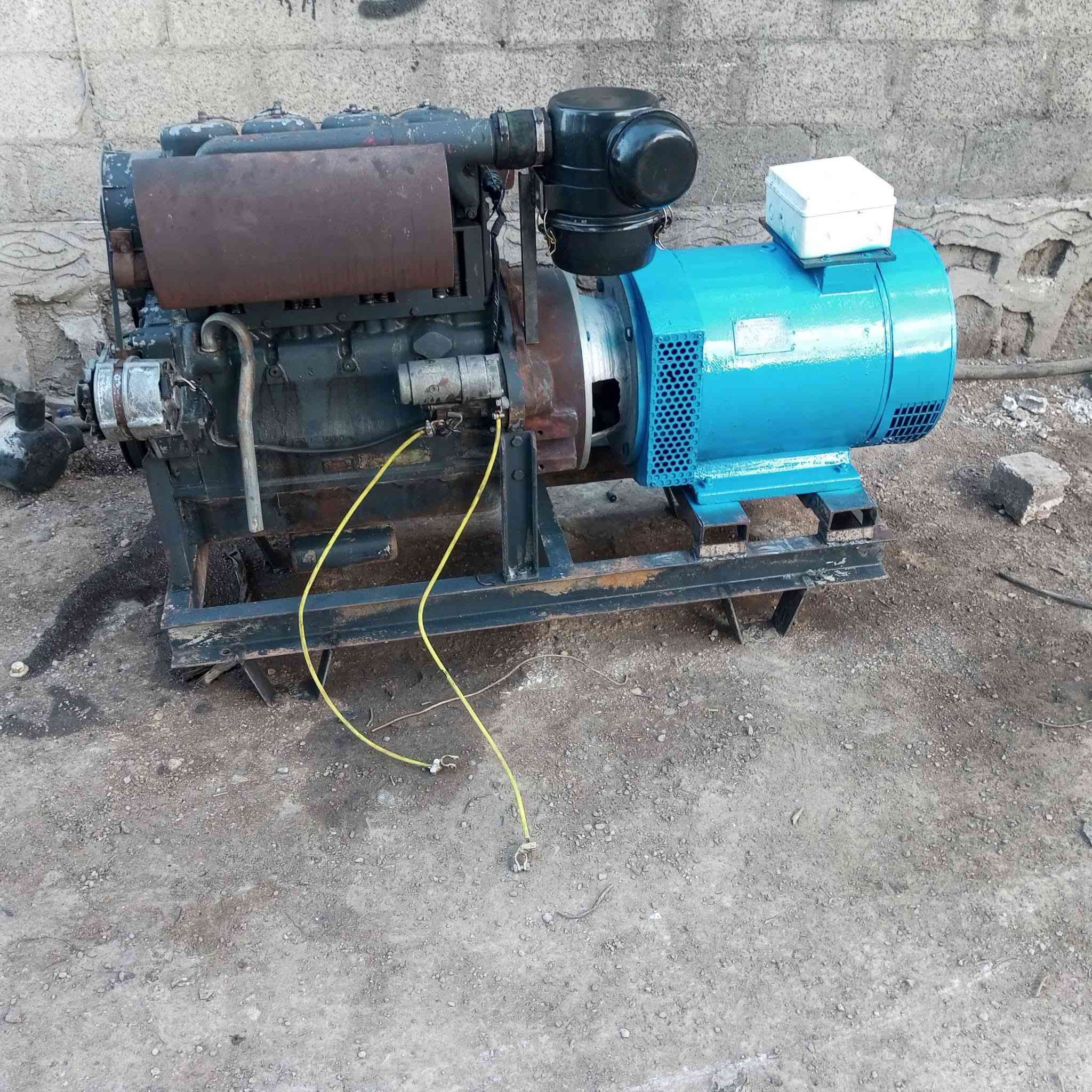 السلام عليكم متوفره مولدات للبيع ***********
