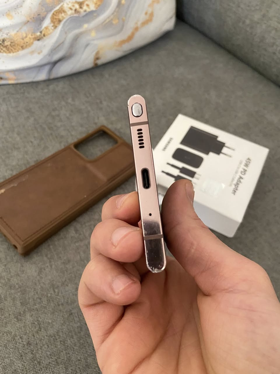 سلام عليكم Galaxy Note20 Ulta للبيع
جهاز واضح بلصور بي فطر بلكلاس وبي هاي النقاط بس كلشي ممأثره عليه مبدل ضهر عربي شرق اوسط دبل سيم كرت ذاكره ٢٥٦ عشواىيه ١٢  ويا شاحنه اصليه مالته فقط كله شغال وبي ضمان السعر ٢٠٠ الف وبي مجال بسيط كلش مكاني بغداد العطيفيه
***********وتساب
*********** وتساب
