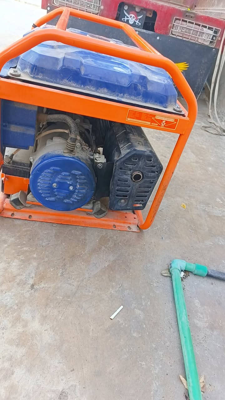 السلام عليكم مولده للبيع 28 امبير نظيفه نستعجل على البيع***********
