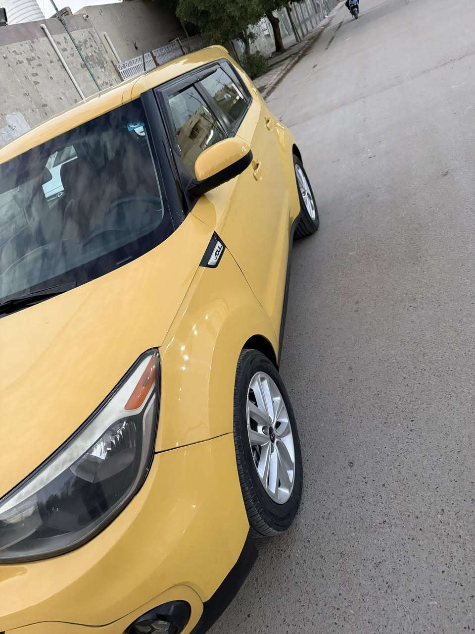 اسلام عليكم
للبيع كيا صول موديل 2018 
شاشة كبيرة تحكم ستيرن جهتين تبريد تدفئة شغالات حداده السيارة جديدة معه منضومة غاز باتري جديد معه تخم تاير جديد السيارة باسمي تحويل ثاني يوم كهربائيات السيارة مابية اي نقص شغل وطلع للشارع كبل السيارة حادثة كما موضح بالصور سنوية جديدة مصفره هيئة والغرامات السعر 123$ وبيها مجال بسيط 
للستفسار الاتصال ع هذا الرقم 
***********
