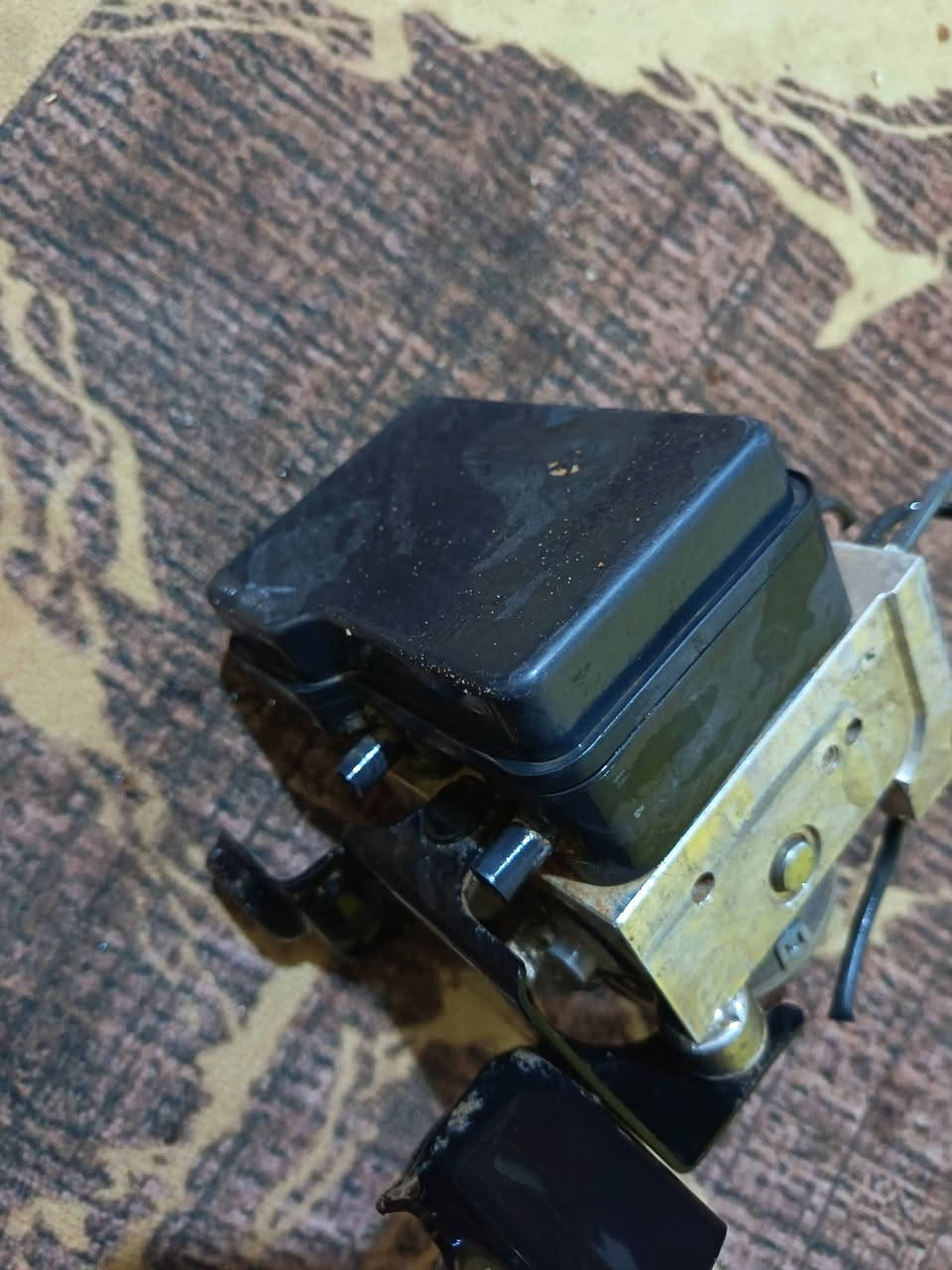 السلام عليكم  غراض بيكم تيوتا  2012 و 2014 للبيع  ABS  بي مجال ونص ضفيره  بطاين خلفيه جددد   وغراض وياهن  قيم باليرضي الله واخذ


**إذا كنت صاحب هذا الإعلان وتريد حذفه لأي سبب، رجاءا أرسل رسالة إلى الدعم الفني**