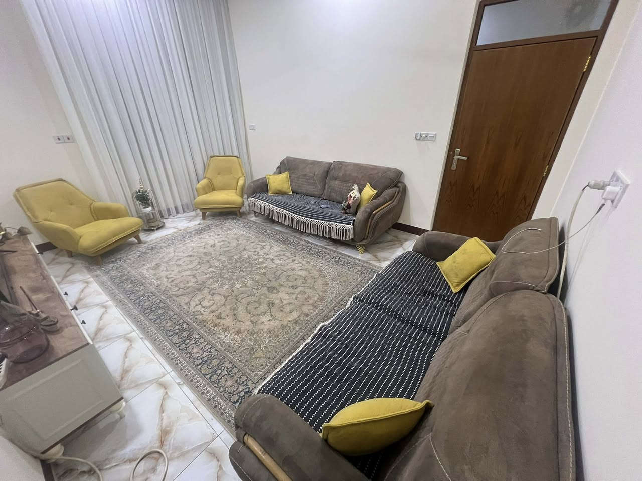 تخم عشر مقاعد الصفر ٤ كراسي ممستخدمه بس الثلاثيات مستخدمات سعر الشراء مليوين ونص سعر البيع ٨٠٠


**إذا كنت صاحب هذا الإعلان وتريد حذفه لأي سبب، رجاءا أرسل رسالة إلى الدعم الفني**