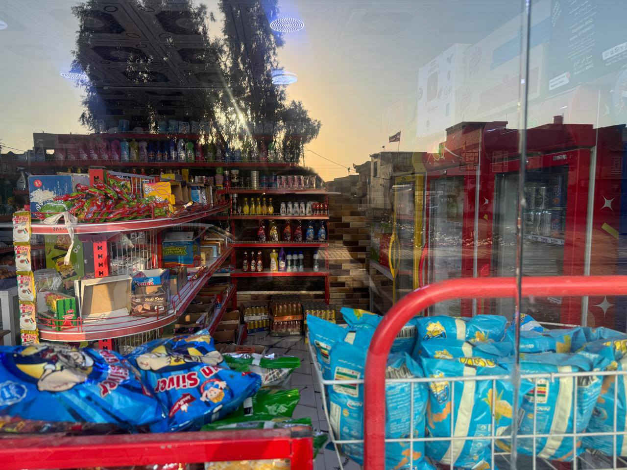 سلام عليكم موجود غراض اسواق برادات عدد4مجمدة صطحية عدد1سفينة 3ونص متر رفوف تركي العضمين وميوزة الميوم عدد2ميز دخل سلات جبس كلهن اخو الجديد  ابيع مستعجب عنوان صويرة حي اربيع ***********
