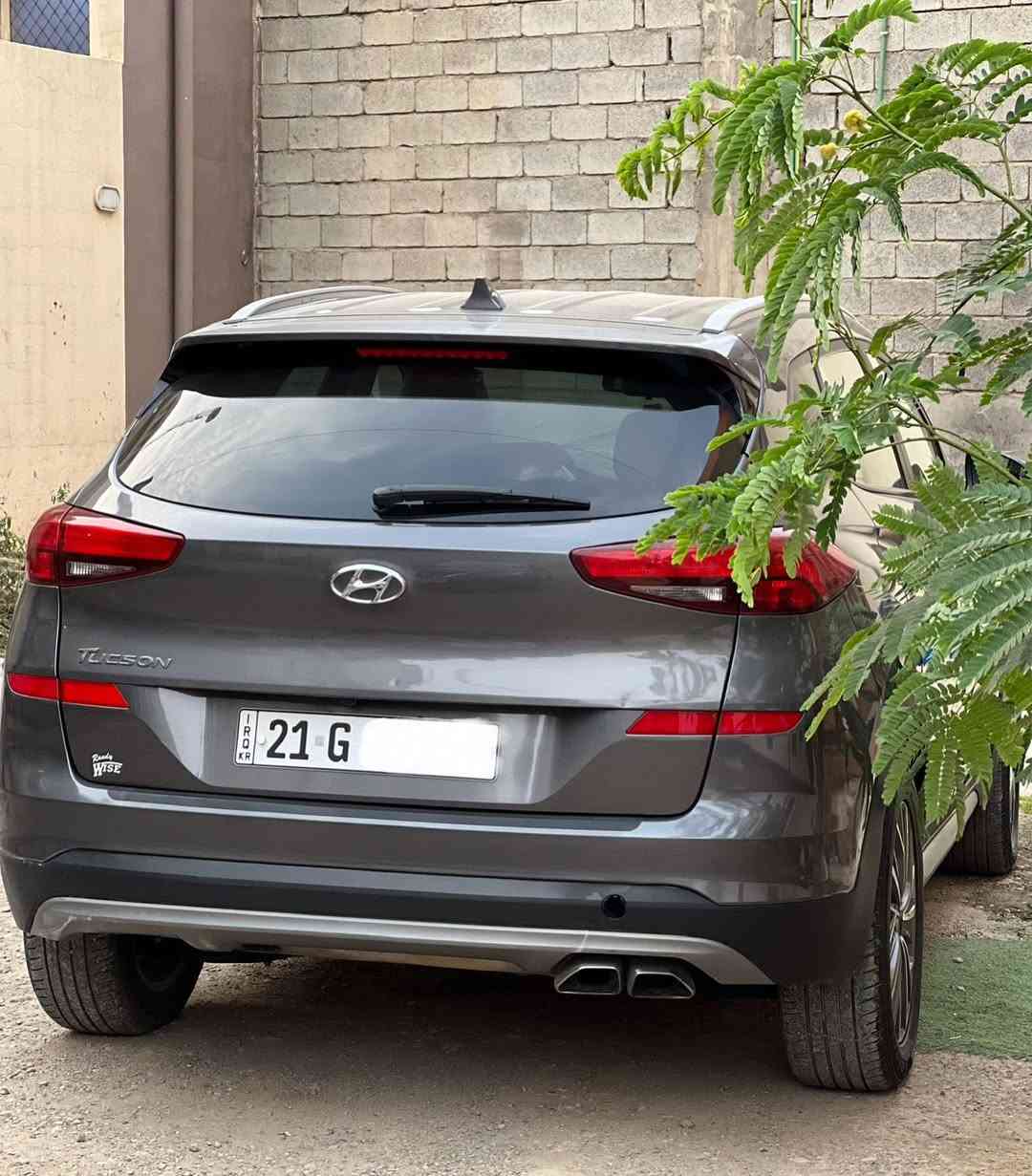 توسان 20 امريكي 
فول مواصفات عدا الفتحة 
حادثها جاملوغ وبنيد بدون دواخل صور الحادث بلمنشور 
السيارة خير من الله بدون نقص

رقم سليمانية بسمي تحويل ثاني يوم 
السعر 159 وبيها مجال
***********
***********
