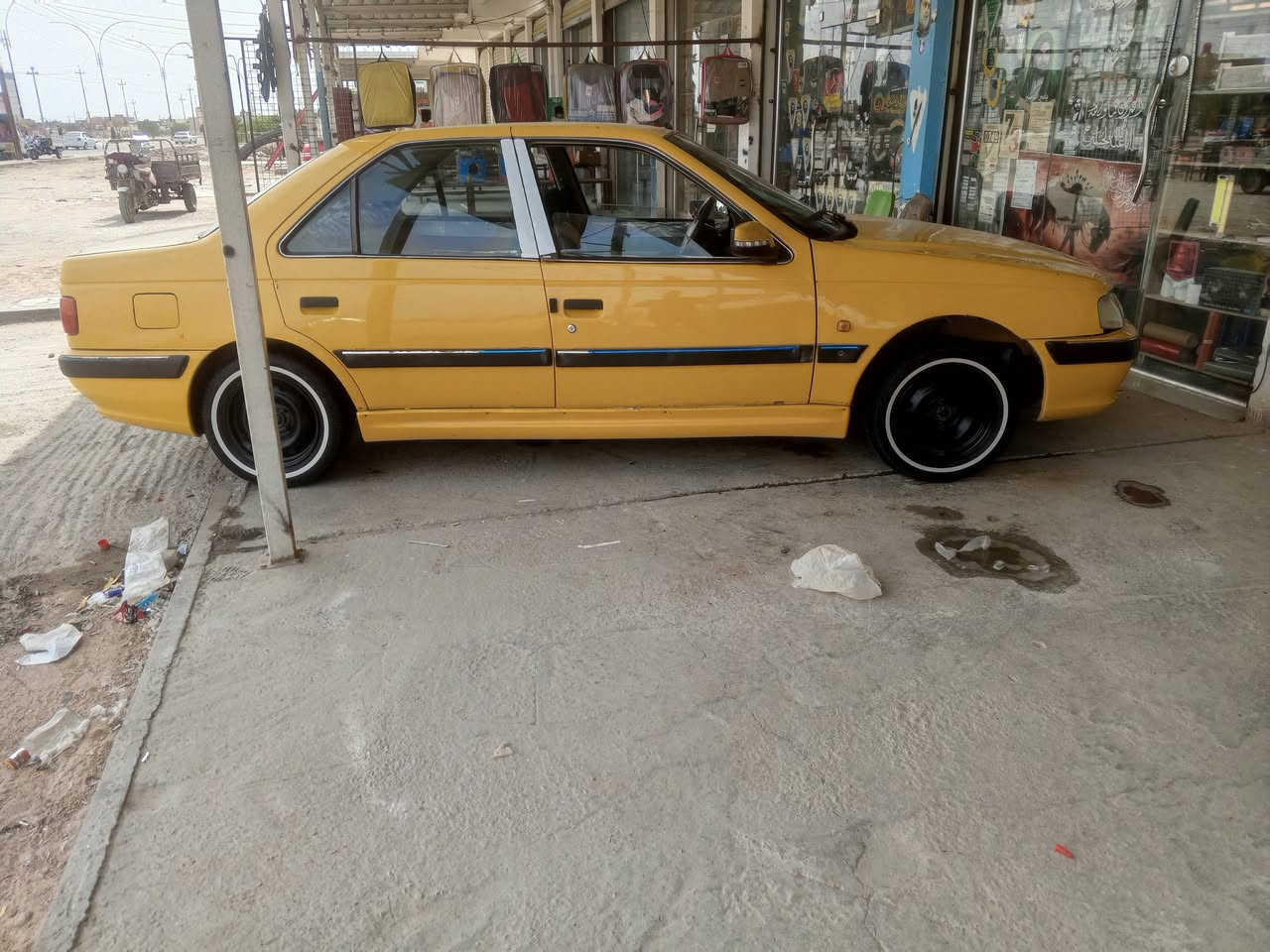 السلام عليكم بيجي باص للبيع موديل 15 سنه ولا 28 سعر 34 وبيها مجال حق الجيه انواع السياره واسط الكوت رقم السياره ذي قار راعيها بالناصريه اريد تحويل هيا عليها 130,000 استفسار مراسله على الواتساب ***********
