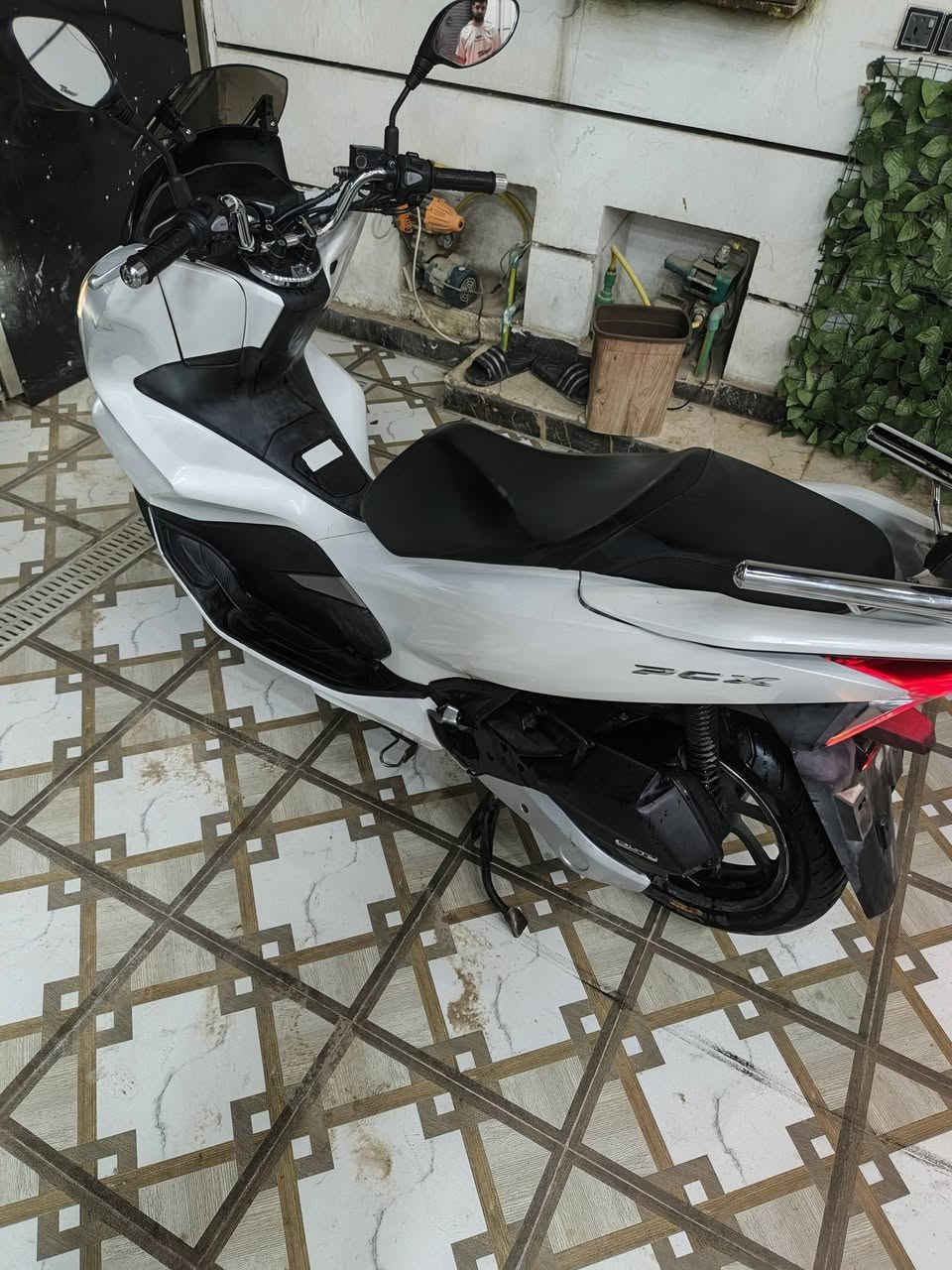 السلام عليكم pcx جيل 3 2019 الدراجة نضيفة و بيها تدفئة ب اليدات و حساس ب الازدحام و محركها 125cc و الدراجة ما يعيبها أي شي السعر 16 ورقة و بيها مجال للشراي شرط الفحص
العنوان: بغداد
الرقم: ***********
رقم ثاني: ***********
