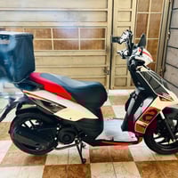 ابريليا 150 cc 3v موديل 2024 ماخذه من عجله الخليج شهر 10 سنه 2025 بعده...