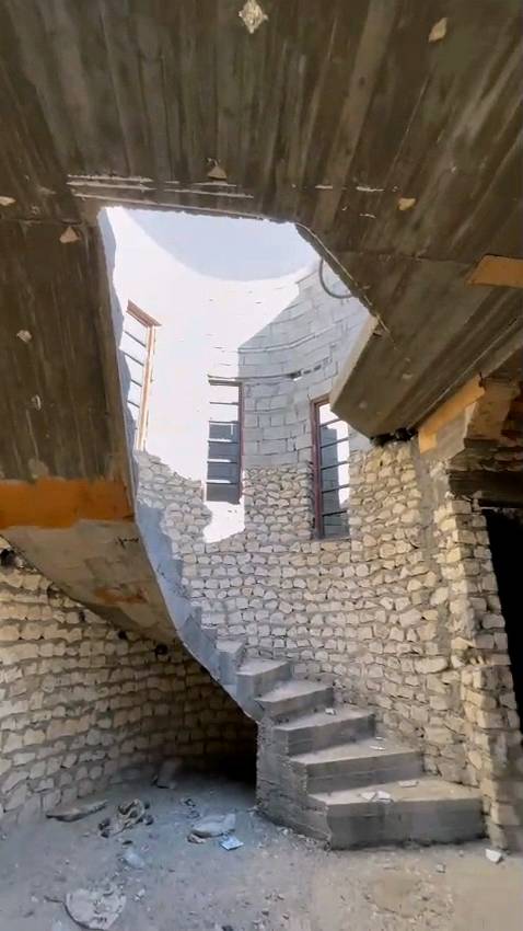 السلام عليكم بيت للبيع طابو زراعي
 زنكوره ناحية اليرموك قرب مدرسة الخوارزمي قريب من بيت الشيخ طالب العياده شغل درجه اولى
مساحة الأرض 200 متر 
مساحة البناء. 180 متر 
 الطابق الارضي بناء حجر متكون من غرفتين وصاله ومطبخ وديوانيه وحمام 
الطابق الثاني بناء بلوك غرفتين وصاله وحمام الكرسته مالت الطابقين موجوده 
السعر 60 مليون وقابل للتفاوض 
للتواصل ***********‬‏