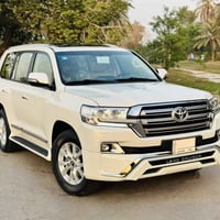 لاندكروز بريمي • ٢٠١٨ • ٧٢ الف كم